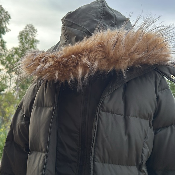Ellen Tracy olive puffer coat faux fur detachable hood - Picture 6 of 17